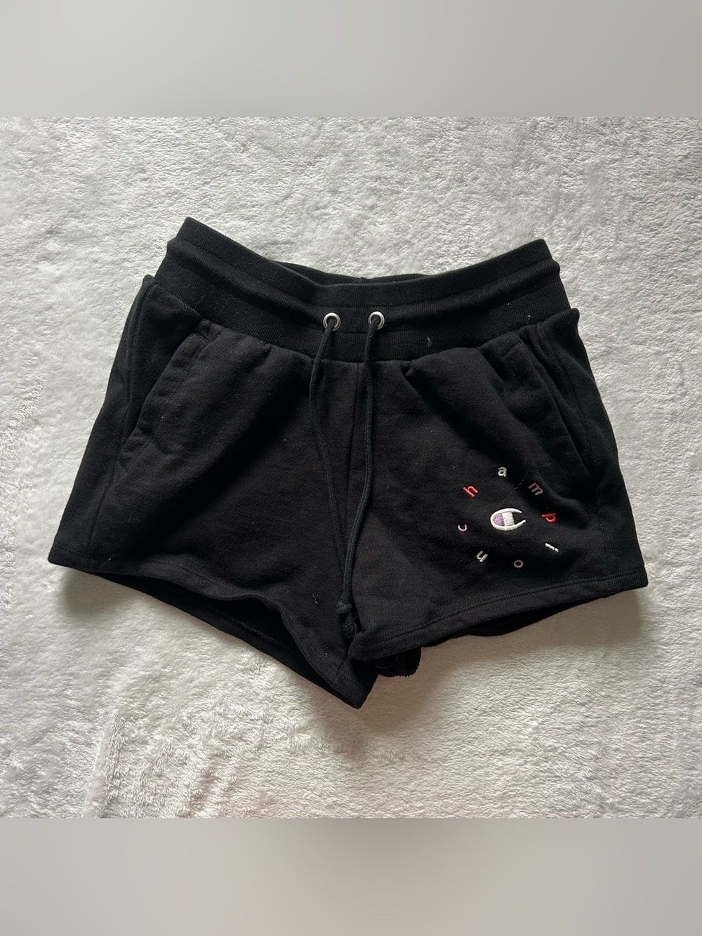 Champion Reverse Weave Shorts – Size Small